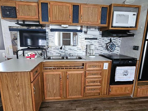 5th image of 6 Boo Blvd