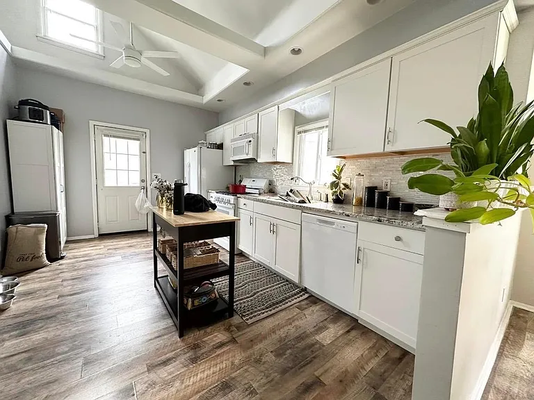 3525 Siam Ave — Photo 13