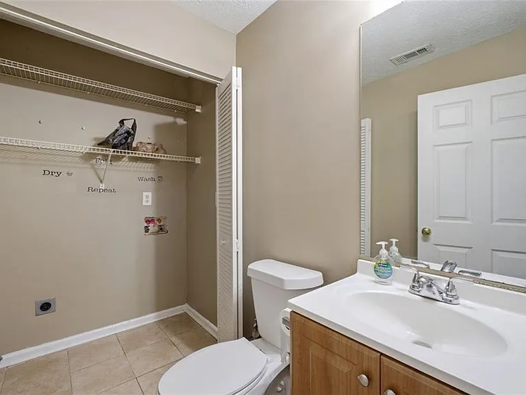 800 Revena Dr — Photo 15
