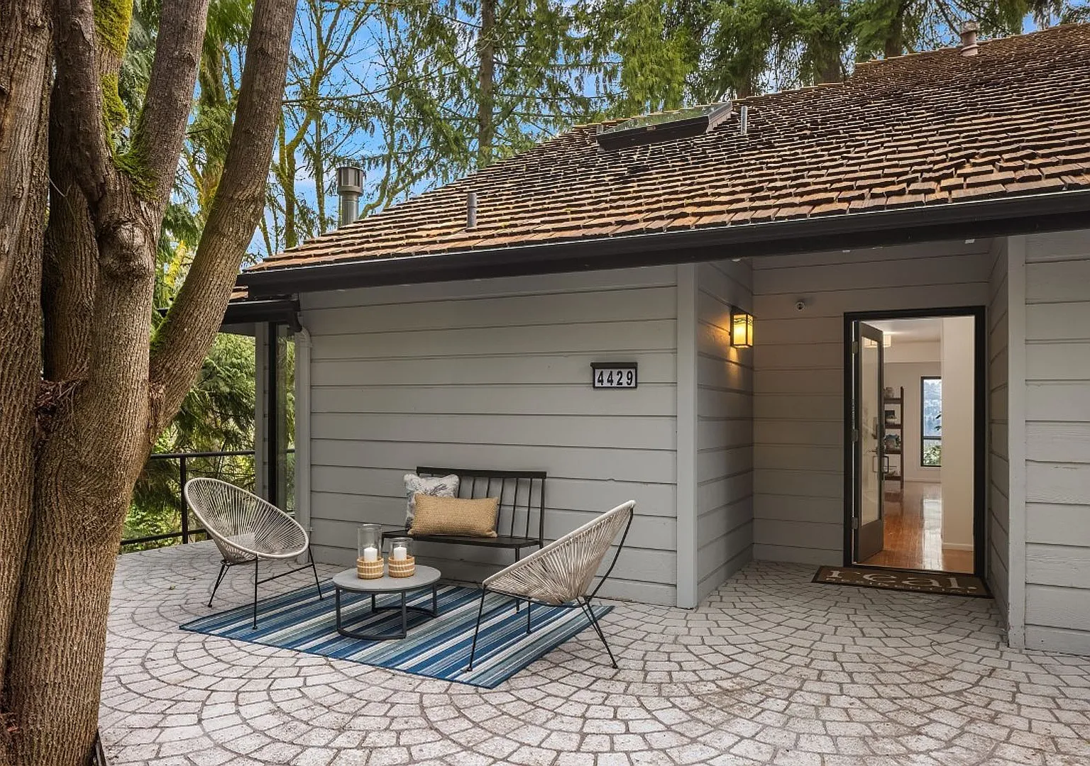 4Bd/2.5Ba Mercer Island Home — Photo 3
