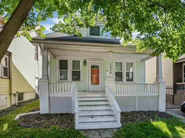 1348 Wayburn St, Grosse Pointe Park, MI 48230