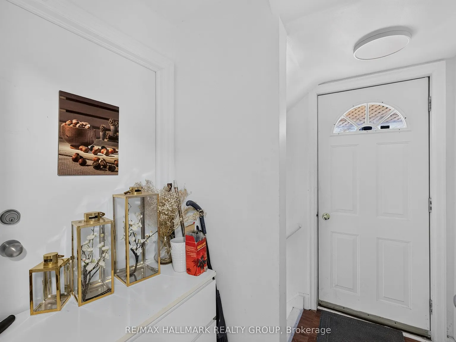 297 Royal Ave — Photo 3