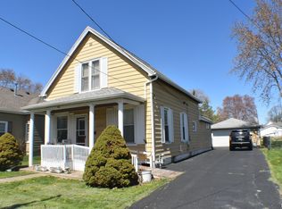 899 E Chestnut St, Canton, IL 61520