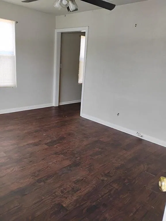 2303 Bridge St — Photo 2
