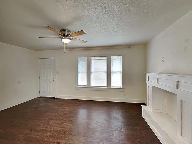 2911 Ryan Ave — Photo 3