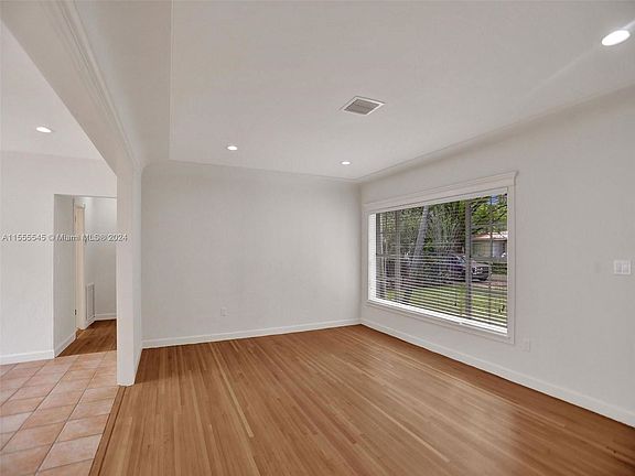 3rd image of 307 Candia Ave