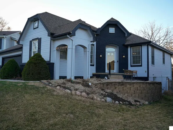 18412 Emile Cir, Elkhorn, NE 68022