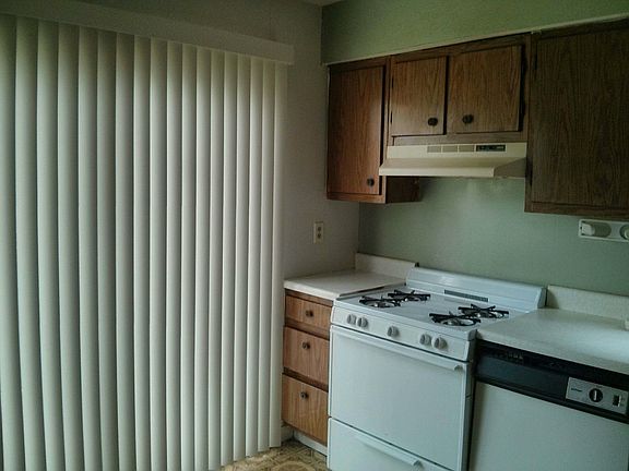 3rd image of 425 W Altorfer Ln