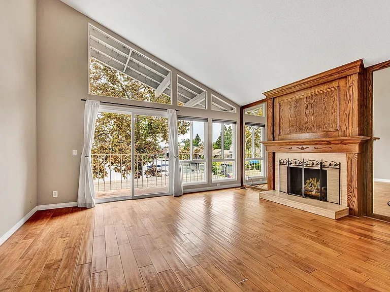 24466 Toledo Ln — Photo 16
