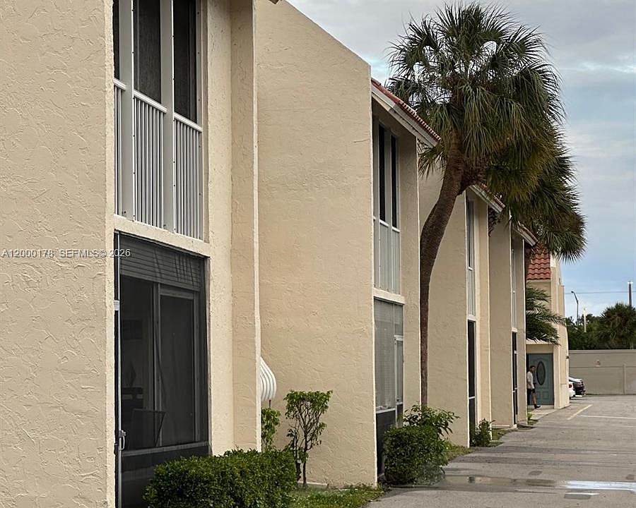 1st image of 1428 SE 4th Ave APT 247