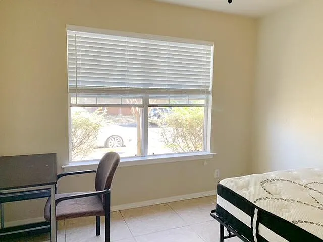 403 Amberdale Oak — Photo 17