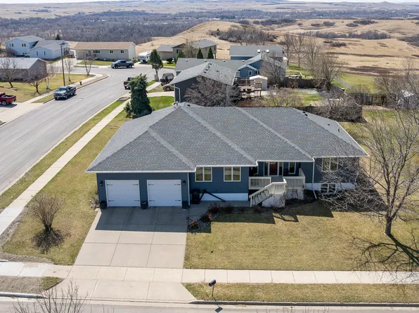 1003 Lohstreter Rd, Mandan, ND 58554