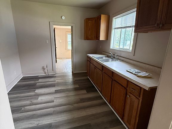 3rd image of 4016 Connecticut St