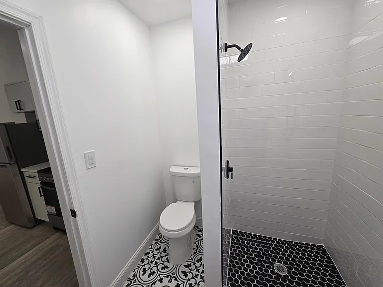 1521 Pine St #4F — Photo 6