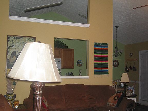 4th image of 946 Tilford Ct