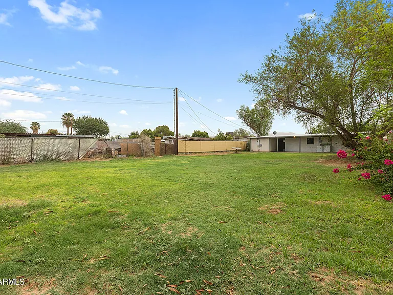 1620 W Roeser Rd — Photo 40