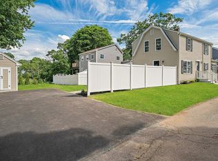 52 Brewster Rd, Weymouth, MA 02191