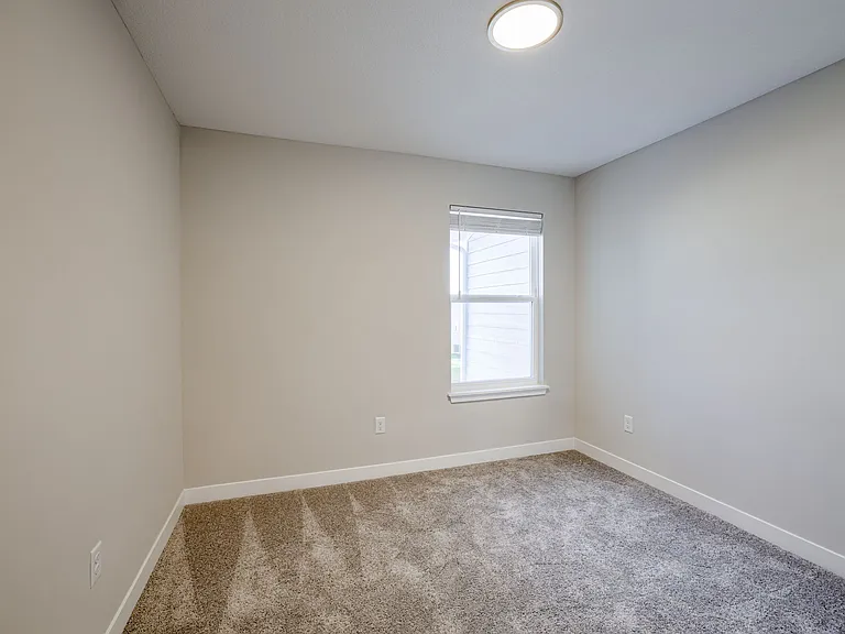 3735 SW Clayton Pl — Photo 17