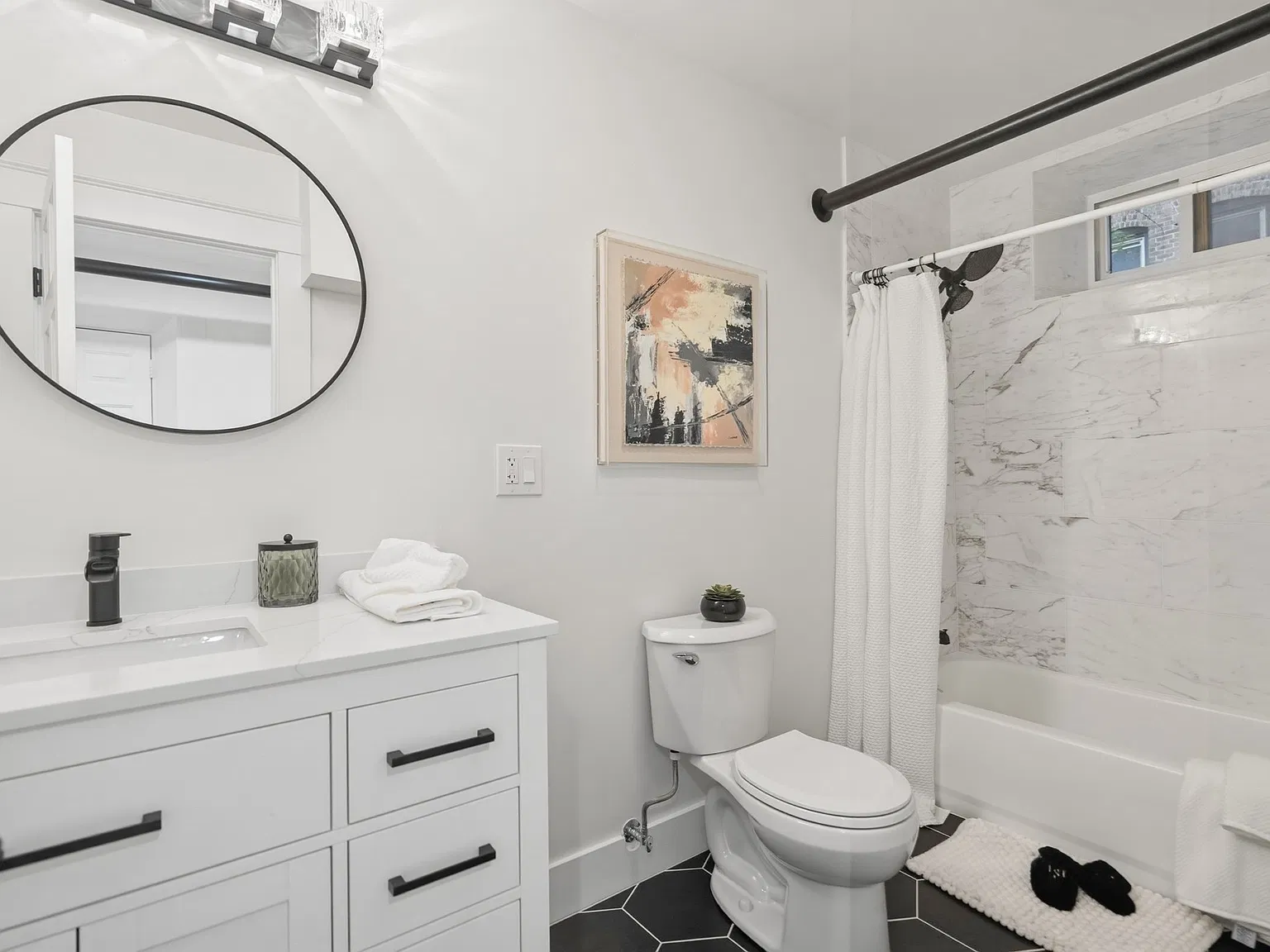 3 bed, 2.0 bath, 1335 sqft, $5,000 — Photo 3