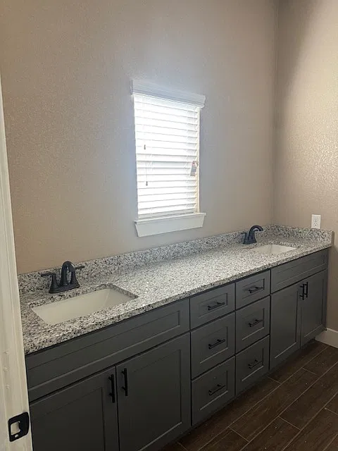 4 bed, 1752 sqft, $2,000 — Photo 2