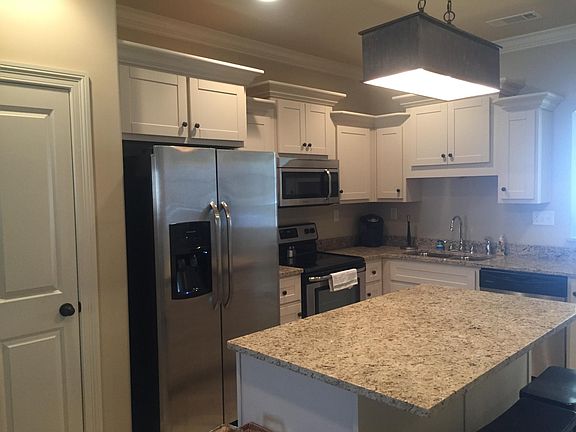 4th image of 103 Farm View Dr #504