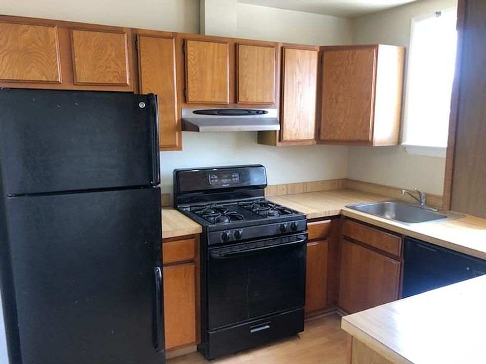 1st image of 1409-1411 N 76th St
