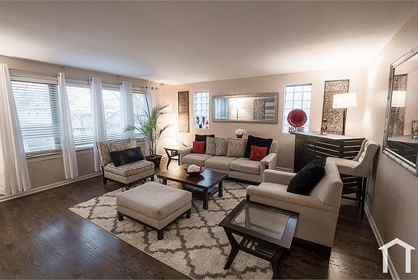 1st image of 6524 N Rockwell St #1