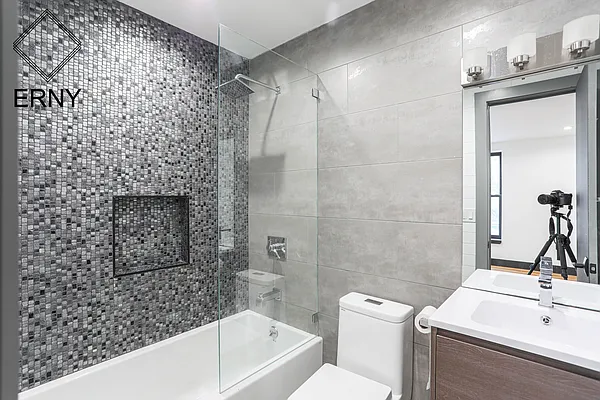 Rented by ERNY LLC | media 6