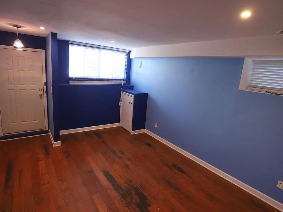 1st image of 36 Latourette Ln #2