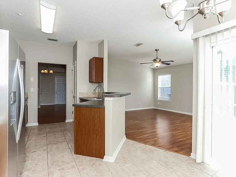 12327 Sondra Cove Ct — Photo 5