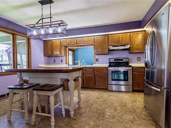 5th image of 1347 Schank Court