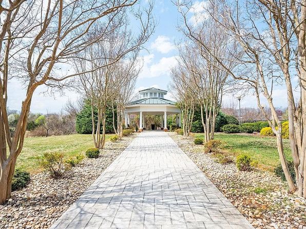 100 Capstone Dr UNIT 2