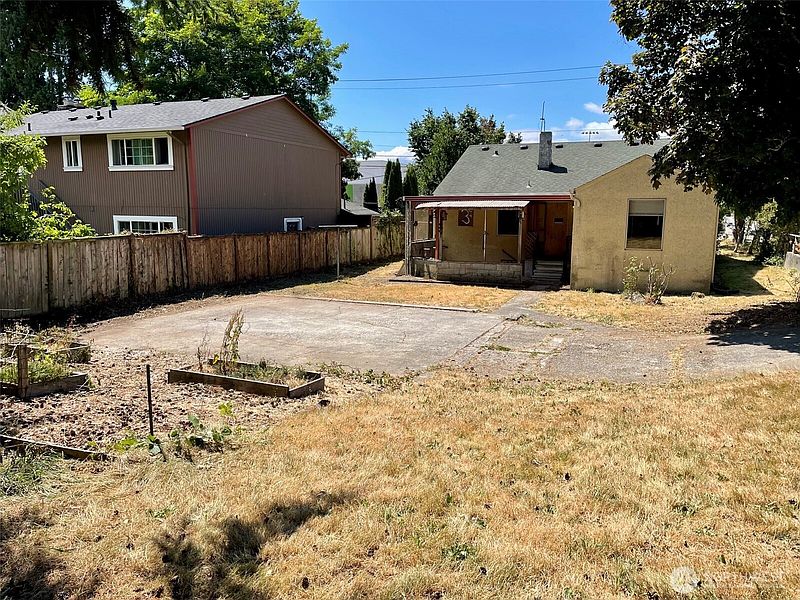 4th image of 9058 Wallingford Avenue N