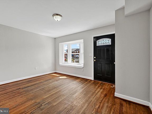 5th image of 956 Middlesex Rd