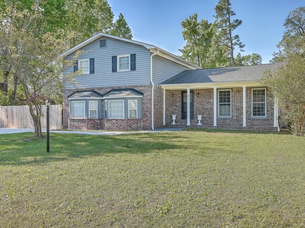 31 Lombardi Ln, Hanahan, SC 29410