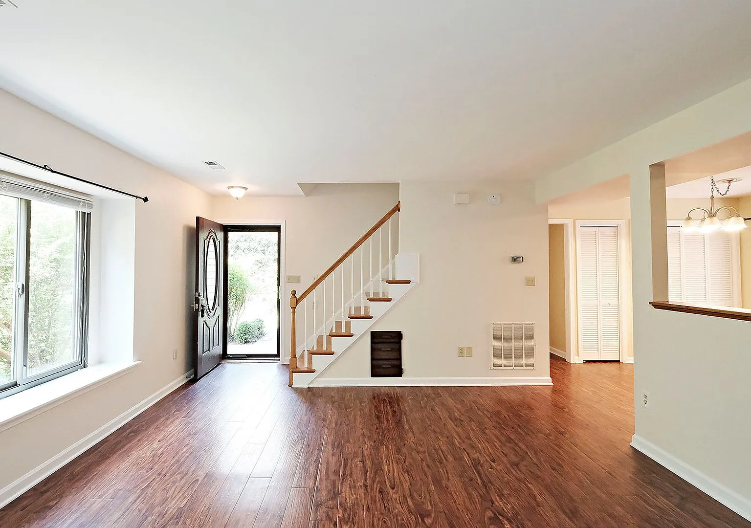 Move-in Ready Western Albemarle Home With Private Backyard — Photo 3