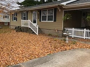 212 S Main St, Henderson, IL 61439