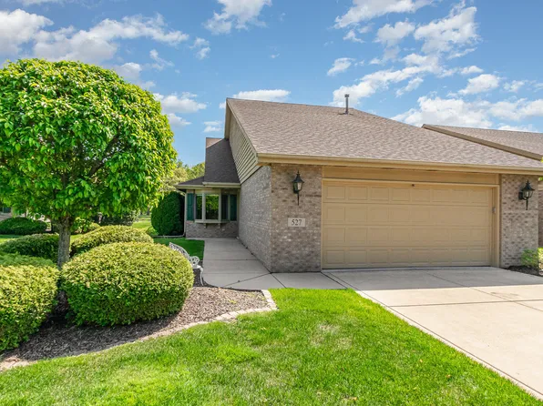 527 Pinehurst Ln, Schererville, IN 46375