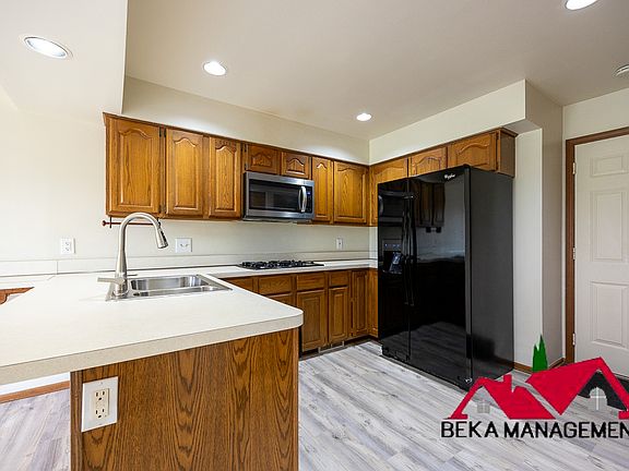 5th image of 37908 N Laurel Park Dr