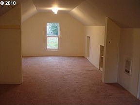 4th image of 1909 E Mill Plain Blvd