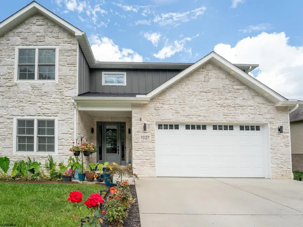 1027 Excaliber Dr, Morgantown, WV 26508