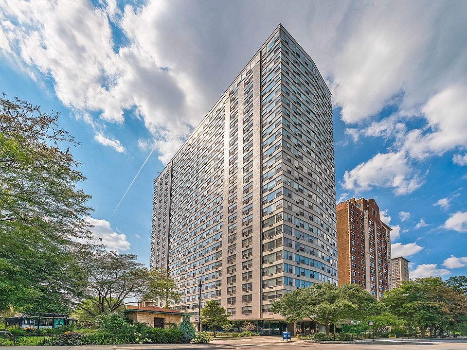 1st image of 3900 N Lake Shore Dr APT 6E