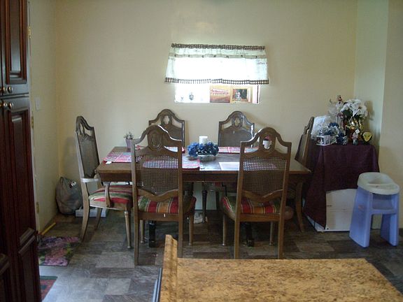 dine in kitchen
