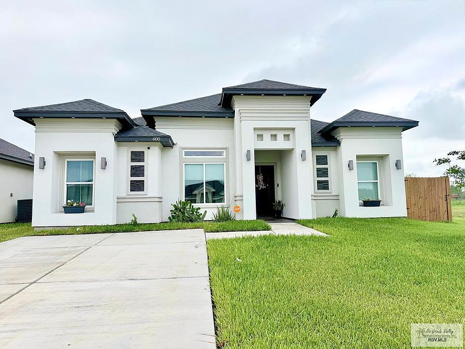 1st image of 600 Tamarindo Ln