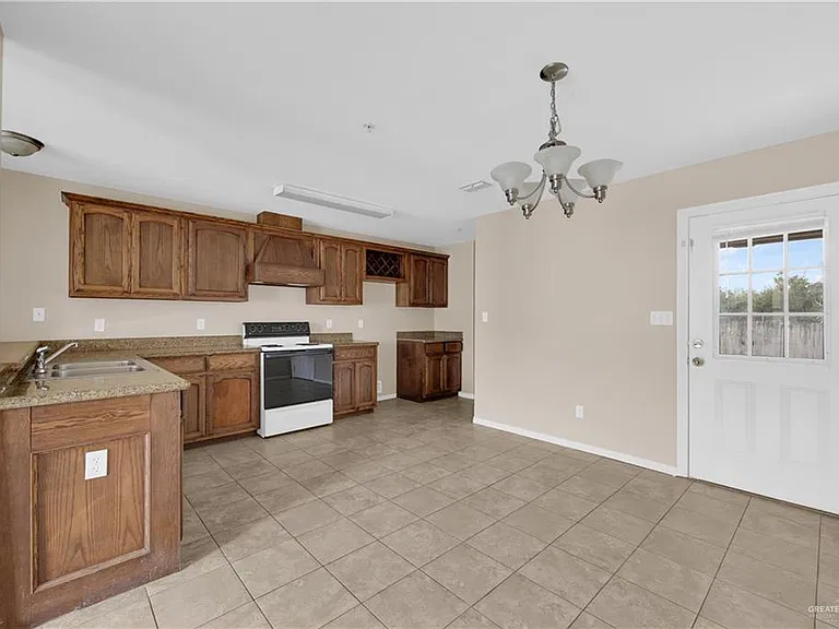 1607 W Omni Ave #4 — Photo 4