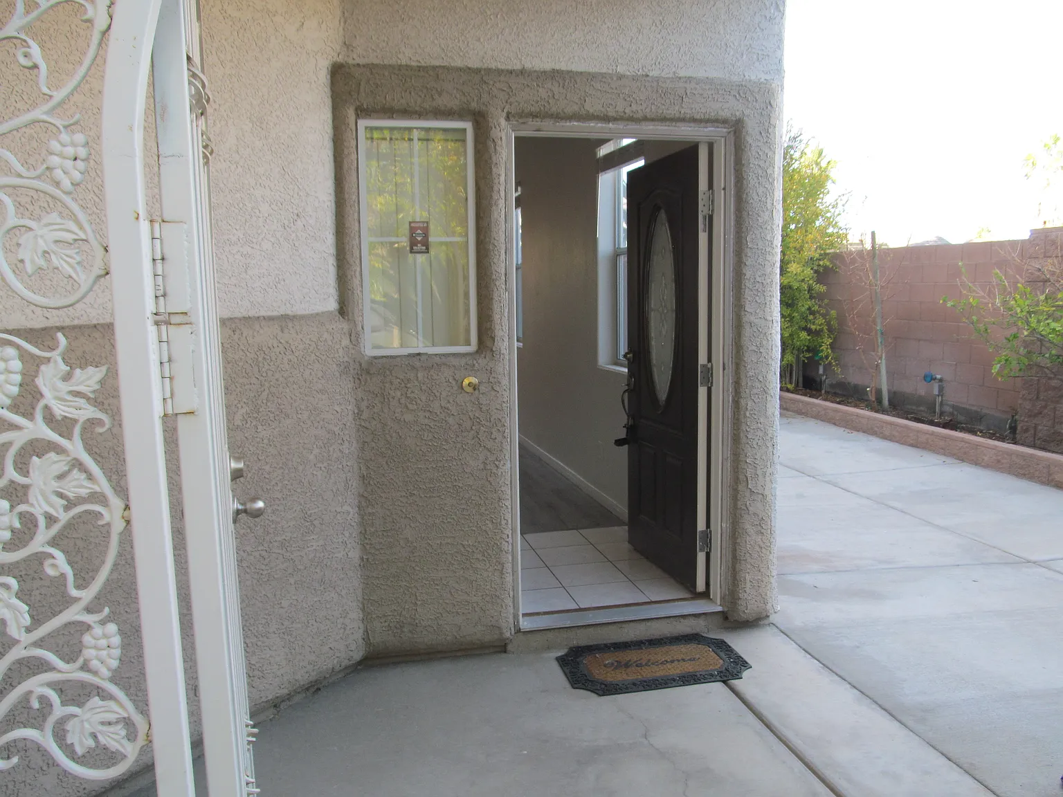 3 bed, 2.5 bath, 2167 sqft, $2,100 — Photo 3