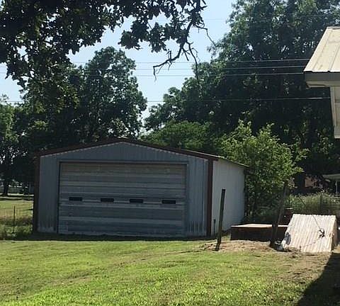 2nd image of 118 S Cottonwood Ln