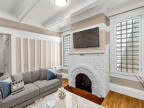 2nd image of 1060 Pine St APT 10