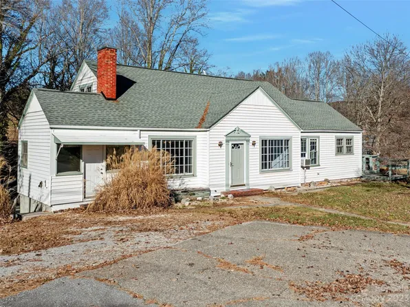 590 Greenwood Rd, Spruce Pine, NC 28777