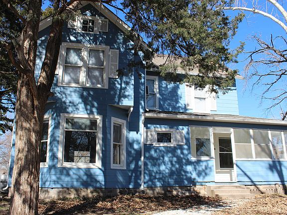 5th image of 521 W 5th St